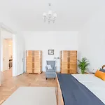 Oasis Apartments - Modern Bauhaus